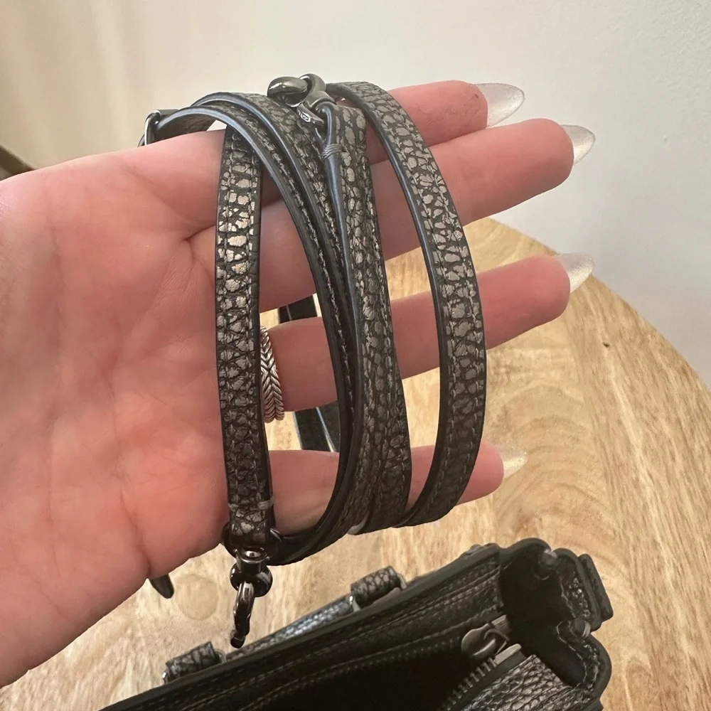 ⭐️ Coach Metallic Mini Swagger 15 - Picture 8 of 8